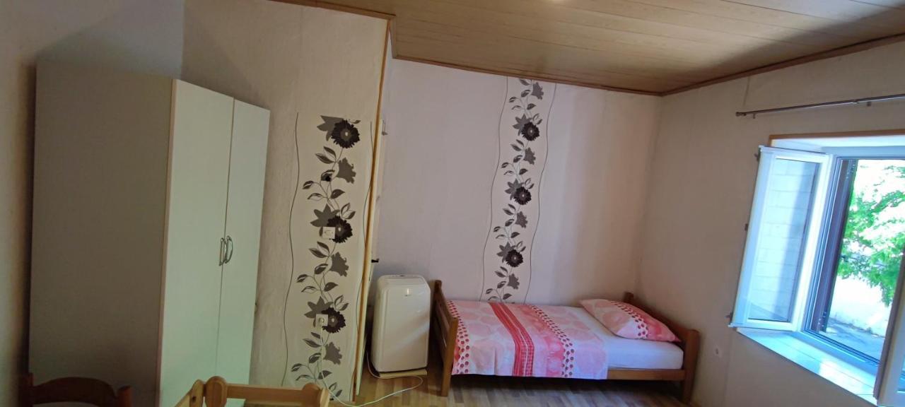 Studio Apartman Kastel Kambelovac Kaštela Esterno foto