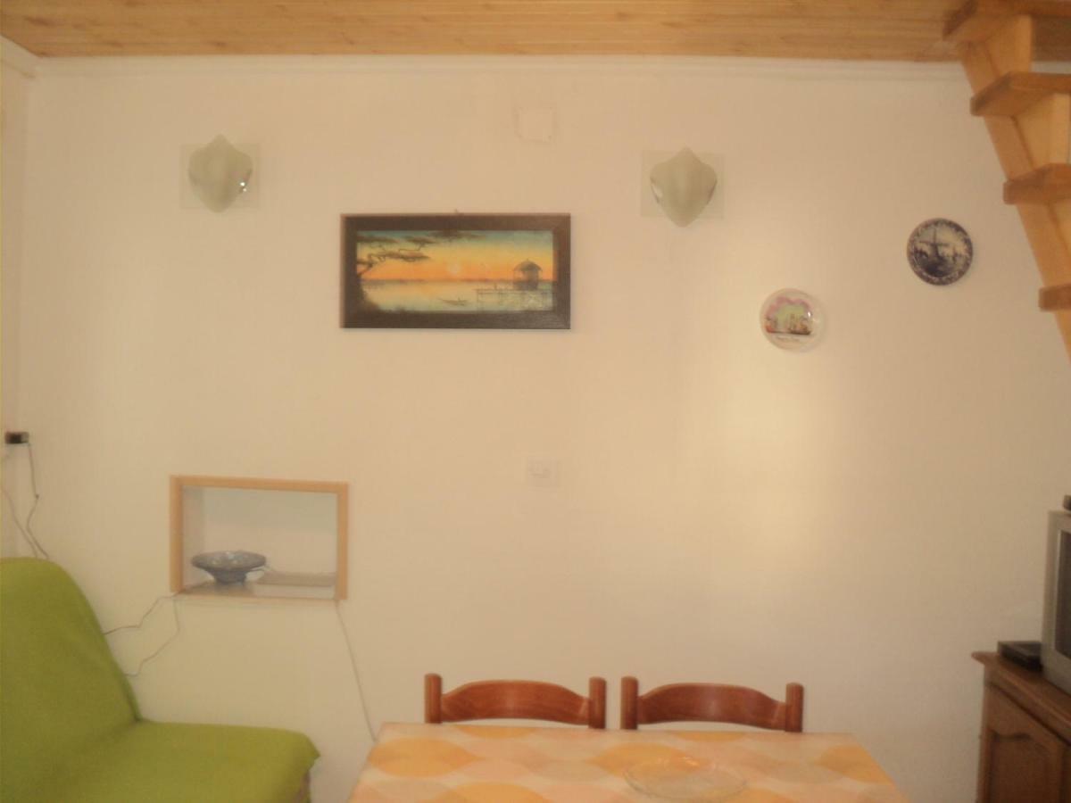 Studio Apartman Kastel Kambelovac Kaštela Esterno foto